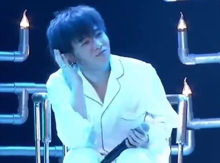 华晨宇《枕边故事》live