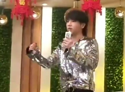 华晨宇自创加油操，好魔性
