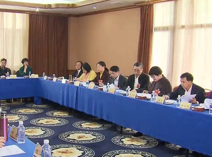 省政协十二届二次会议举行分组讨论
