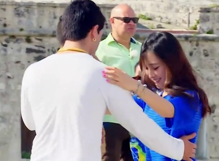 马苏街头疯狂索吻