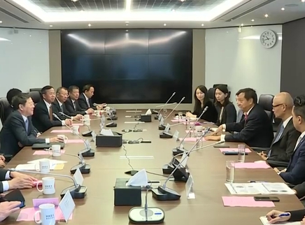 杜家毫与香港交易所集团行政总裁李小加座谈