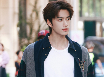 张康乐《交换人生》背心造型